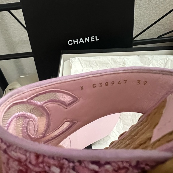 NEW in box. Chanel Pink Tweed Sandals - Picture 7 of 12